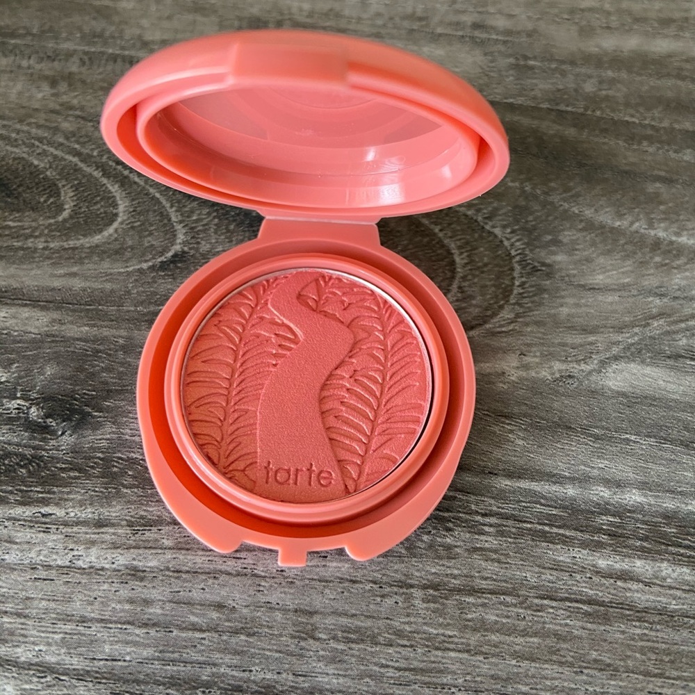 Tarte Amazonian Clay 12 hr blush in kisses
